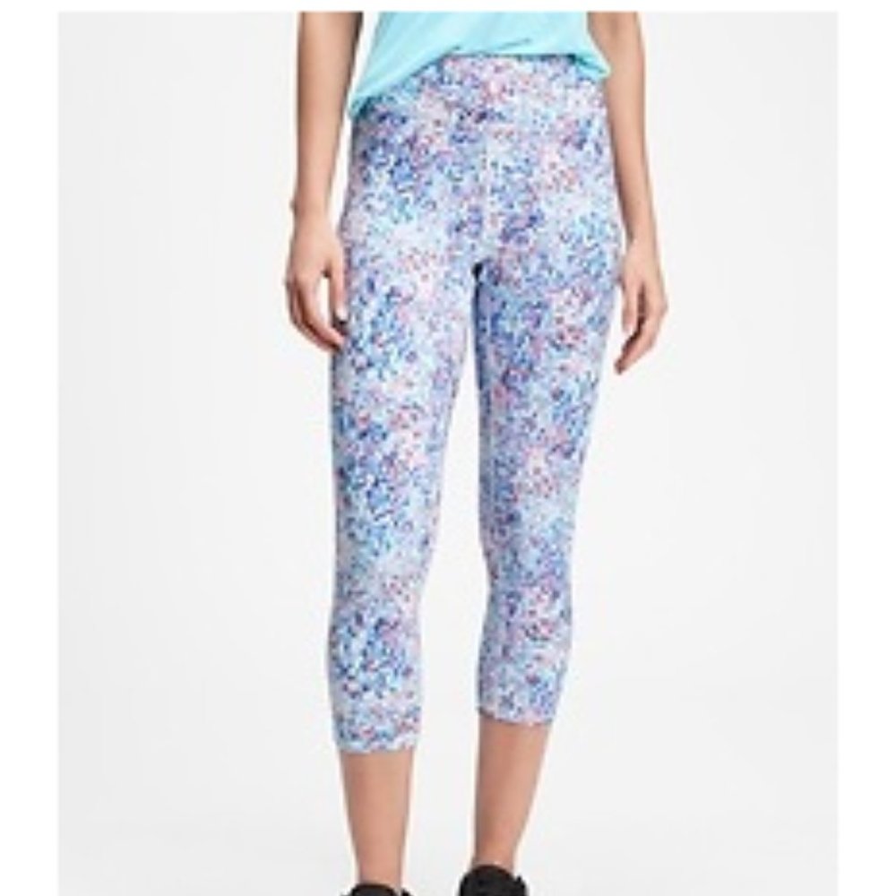 NWT GAP Fit High Rise Compression Capris XS